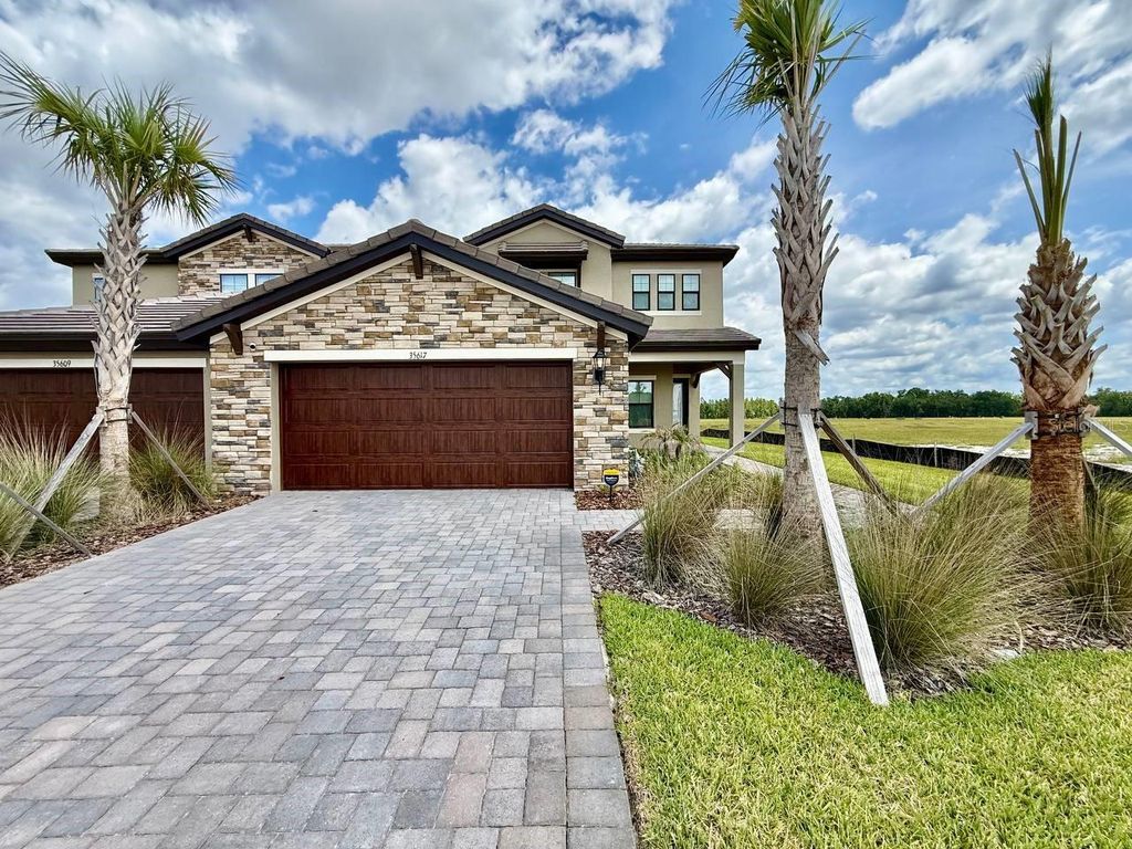 35617 STABLETON LANE, Zephyrhills, FL 33541