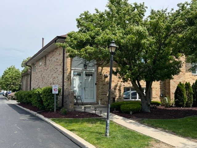 7336 W 153rd Street 7336, Orland Park, IL 60462