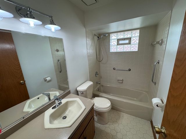7336 W 153rd Street 7336, Orland Park, IL 60462