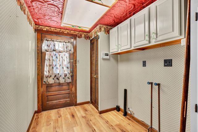 303 N Rutan St, Wichita, KS 67208