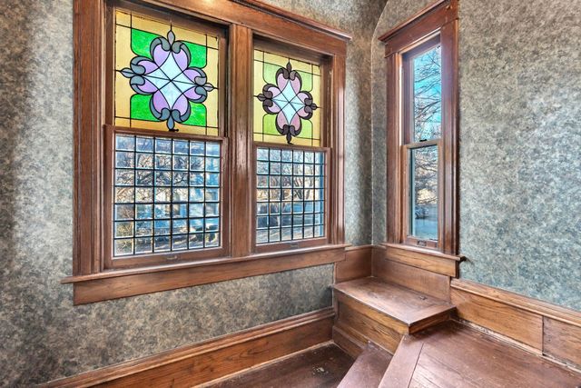 303 N Rutan St, Wichita, KS 67208