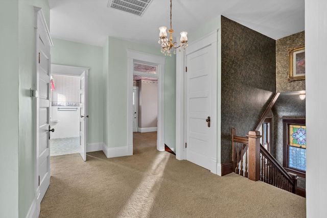 303 N Rutan St, Wichita, KS 67208