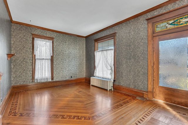 303 N Rutan St, Wichita, KS 67208