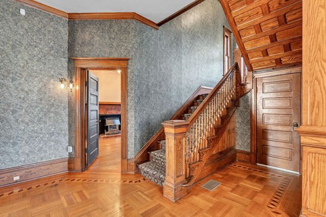 303 N Rutan St, Wichita, KS 67208