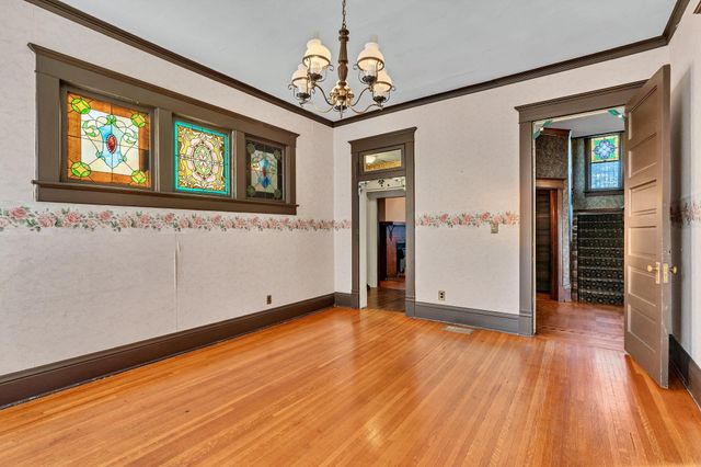 303 N Rutan St, Wichita, KS 67208