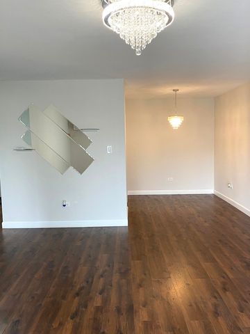 8974 N Western Avenue 309, Des Plaines, IL 60016
