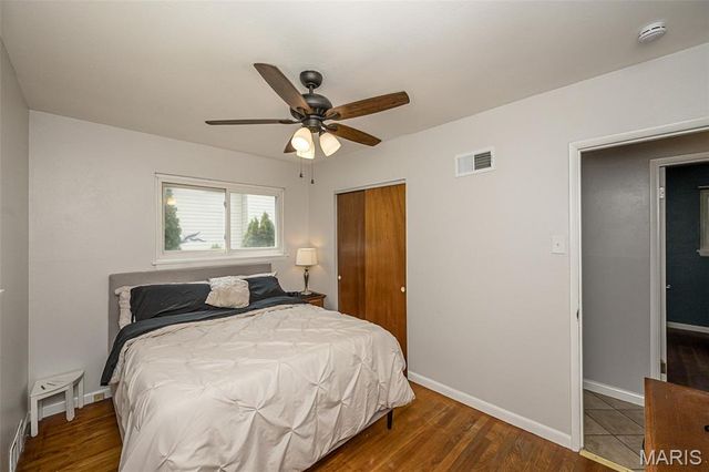 390 S Saint Charles Street, Florissant, MO 63031
