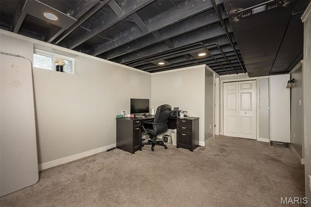 390 S Saint Charles Street, Florissant, MO 63031