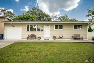 390 S Saint Charles Street, Florissant, MO 63031