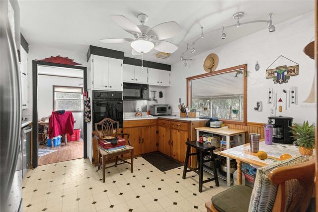 4244 NORTH ROAD, Fruitland Park, FL 34731