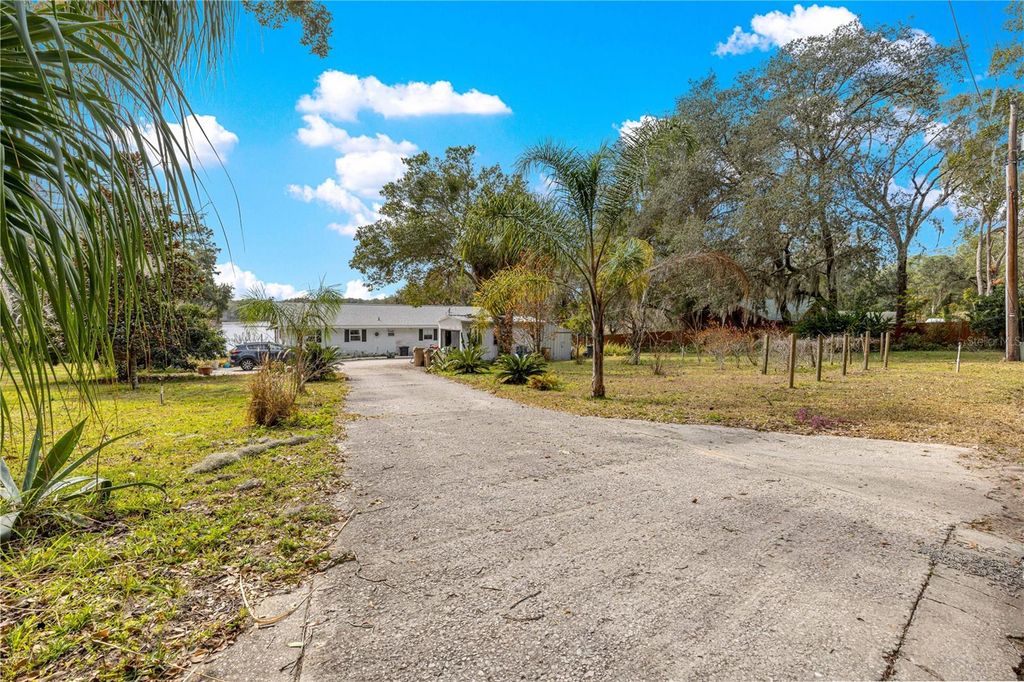4244 NORTH ROAD, Fruitland Park, FL 34731