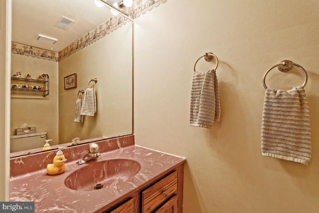 823 FORDHAM PL, Glassboro, NJ 08028