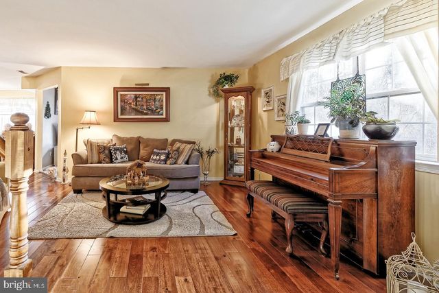 823 FORDHAM PL, Glassboro, NJ 08028