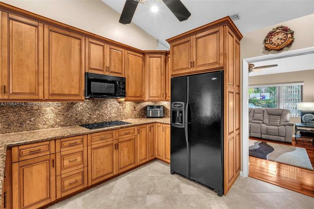 7371 NW 83rd Way, Tamarac, FL 33321