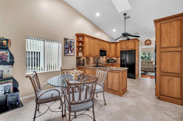 7371 NW 83rd Way, Tamarac, FL 33321