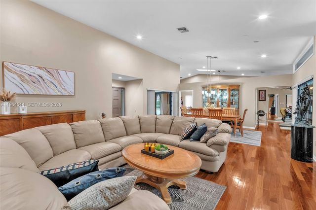 7371 NW 83rd Way, Tamarac, FL 33321