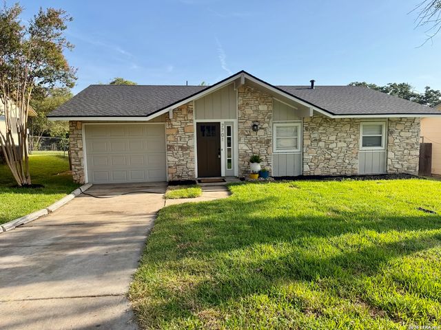 7701 LEAFY HOLLOW CT, Live Oak, TX 78233