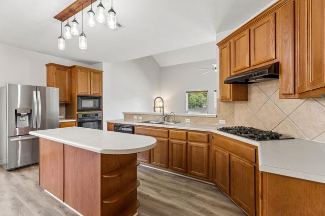 18601 White Water CV, Pflugerville, TX 78660