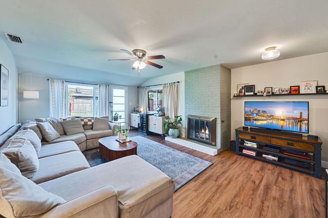 3117 Berkshire Way, Sacramento, CA 95864
