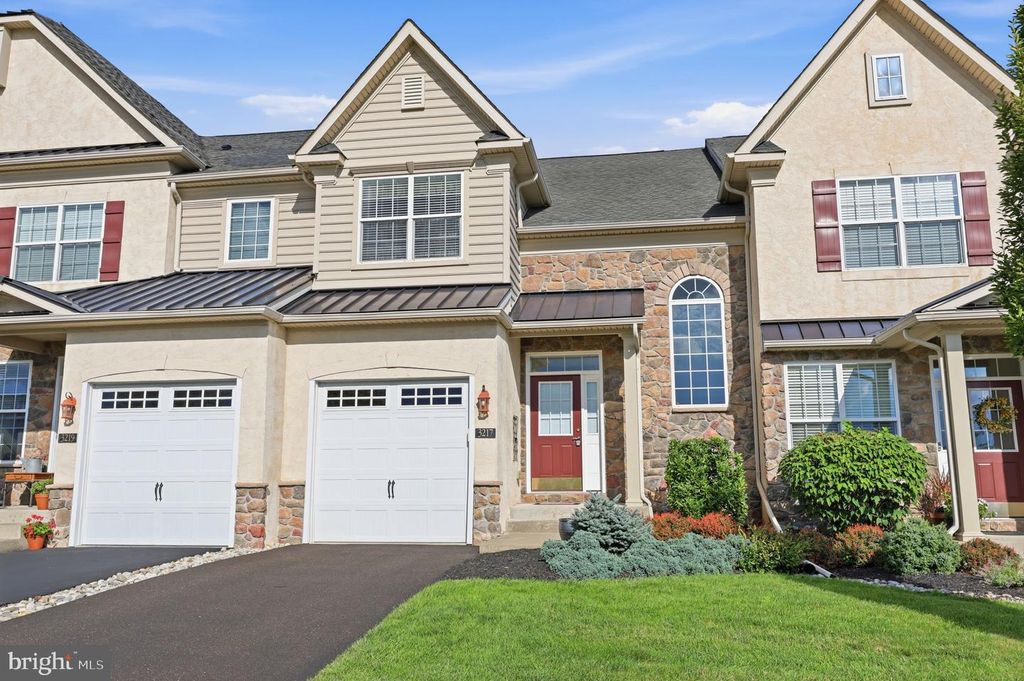 3217 MEADOWVIEW CIR #163, FURLONG, PA 18925 — exterior