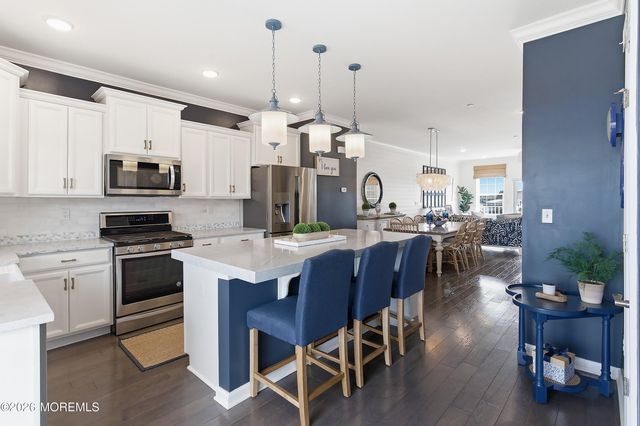 14 Lighthouse Pt Road 604, Highlands, NJ 07732