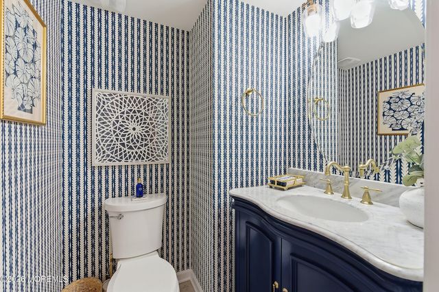 14 Lighthouse Pt Road 604, Highlands, NJ 07732