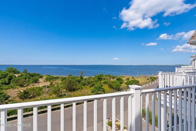 14 Lighthouse Pt Road 604, Highlands, NJ 07732