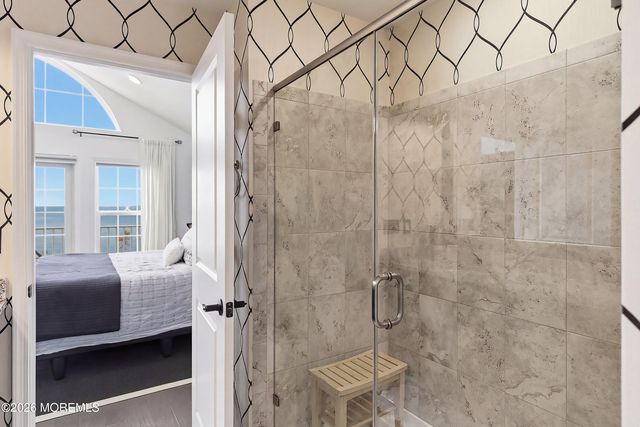 14 Lighthouse Pt Road 604, Highlands, NJ 07732