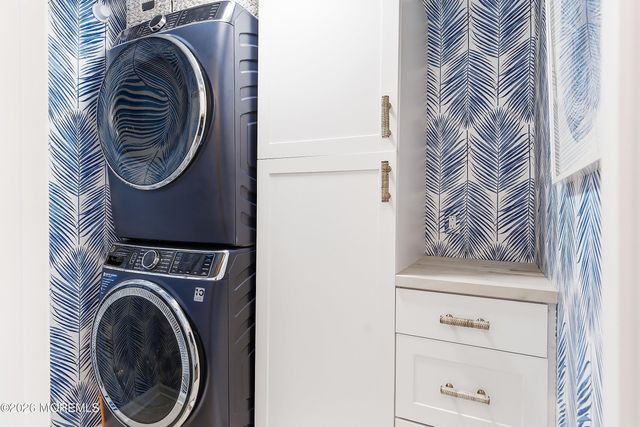 14 Lighthouse Pt Road 604, Highlands, NJ 07732