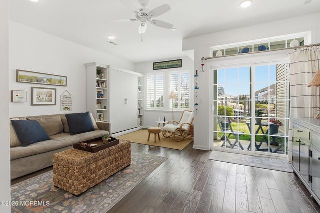 14 Lighthouse Pt Road 604, Highlands, NJ 07732