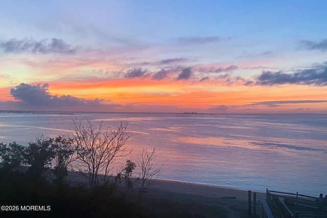 14 Lighthouse Pt Road 604, Highlands, NJ 07732