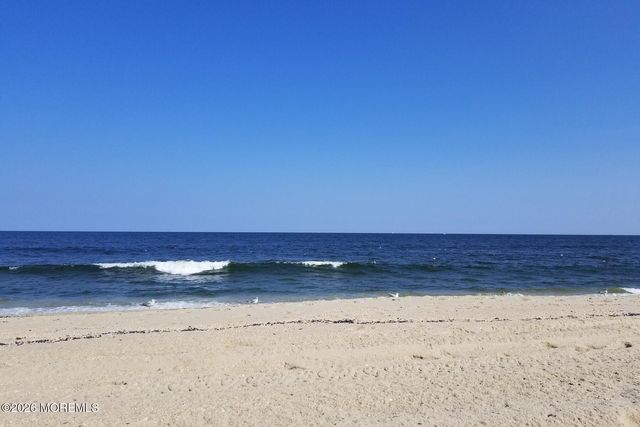 14 Lighthouse Pt Road 604, Highlands, NJ 07732