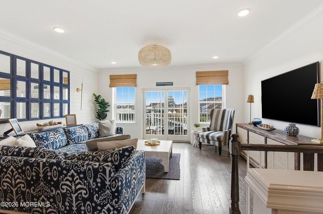 14 Lighthouse Pt Road 604, Highlands, NJ 07732