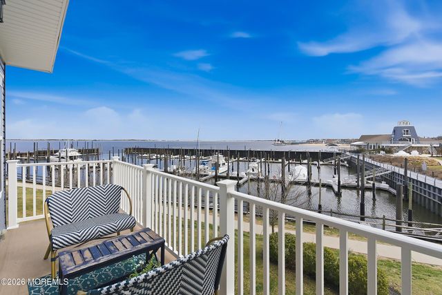 14 Lighthouse Pt Road 604, Highlands, NJ 07732