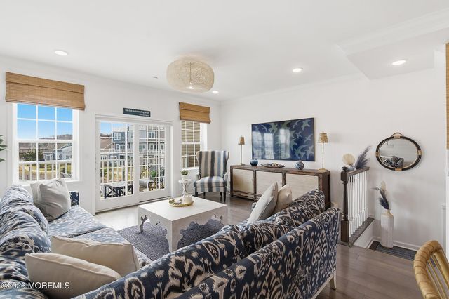 14 Lighthouse Pt Road 604, Highlands, NJ 07732