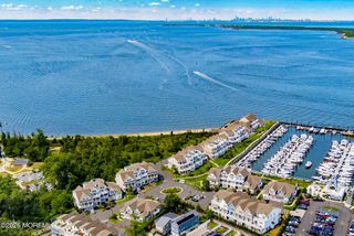 14 Lighthouse Pt Road 604, Highlands, NJ 07732