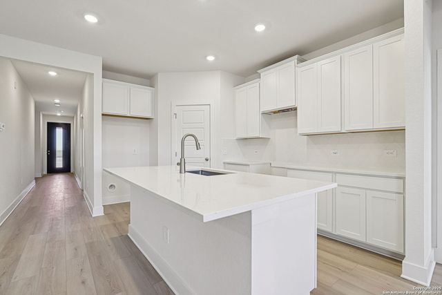 15555 Comanche Deer, San Antonio, TX 78233