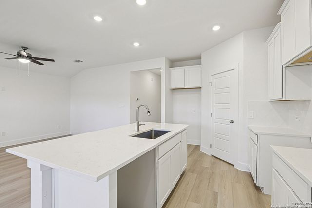 15555 Comanche Deer, San Antonio, TX 78233