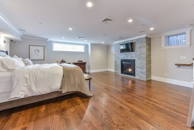 9 M St 2, Boston, MA 02127