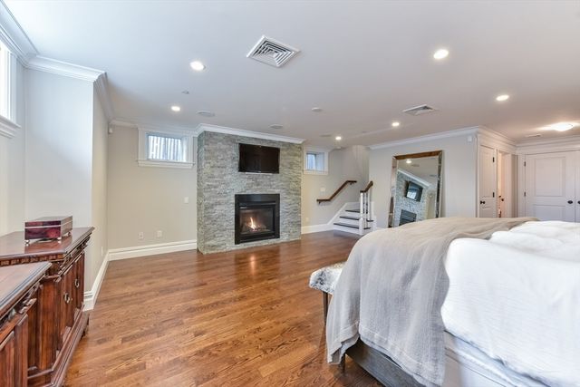 9 M St 2, Boston, MA 02127