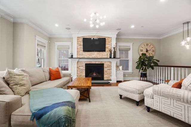 9 M St 2, Boston, MA 02127