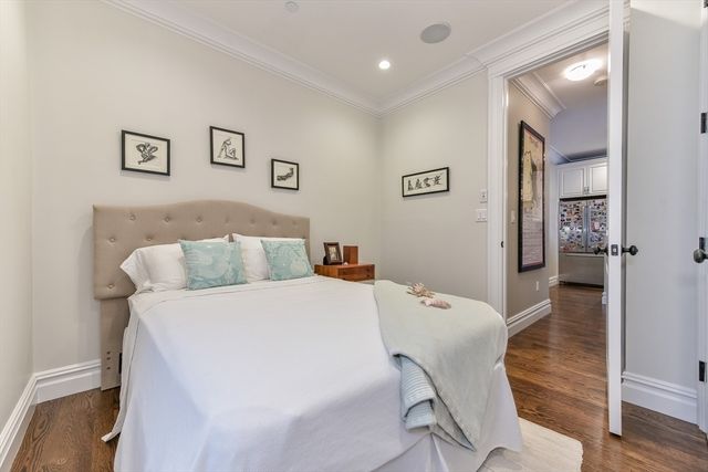 9 M St 2, Boston, MA 02127