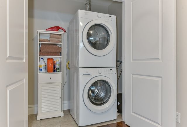 9 M St 2, Boston, MA 02127