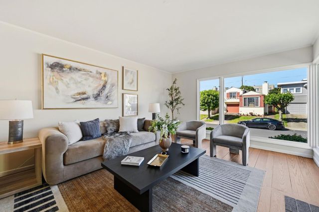 40 Lakemont Drive, Daly City, CA 94015