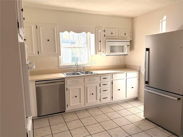 4359 Parkview Drive, Lithia Springs, GA 30122