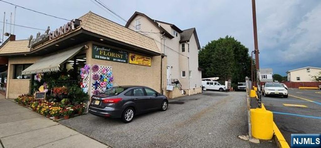 319 Ridge Road, Lyndhurst, NJ 07071