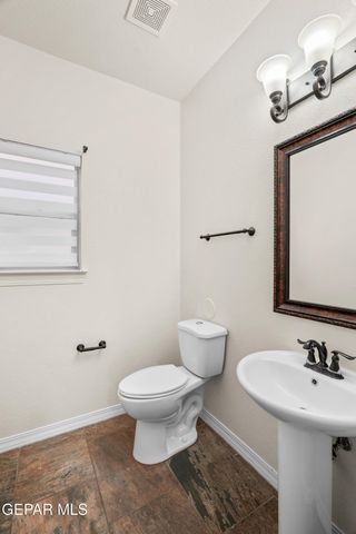 400 Majestic Crown Road, El Paso, TX 79928
