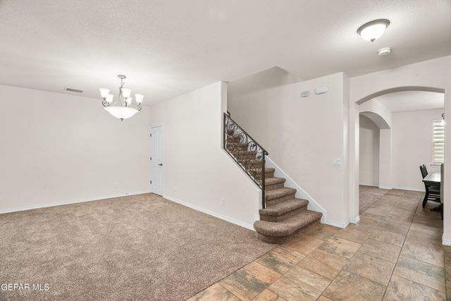 400 Majestic Crown Road, El Paso, TX 79928