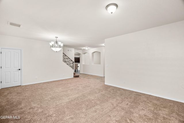 400 Majestic Crown Road, El Paso, TX 79928