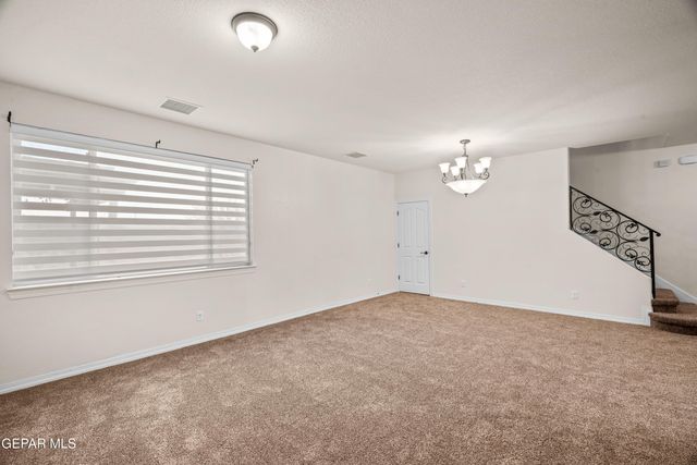 400 Majestic Crown Road, El Paso, TX 79928